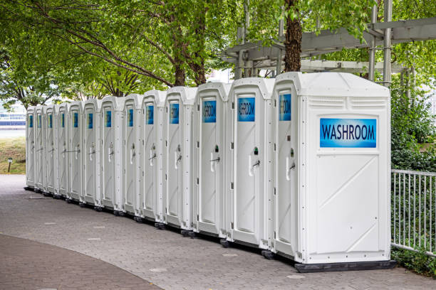 Best Construction site porta potty rental  in Lake Mohegan, NY